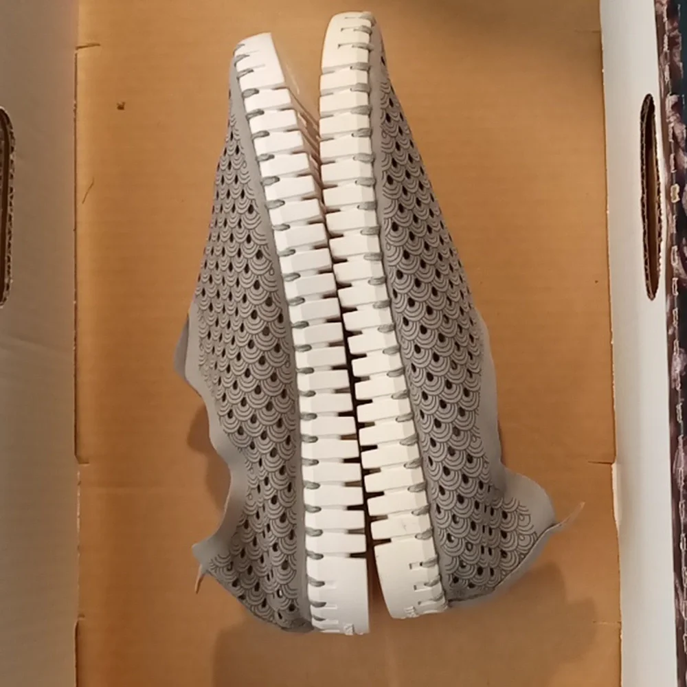 Ilse Jacobsen Grey Tulip Perforated Slip-On Sneakers Size 41 - Picture 2 of 5